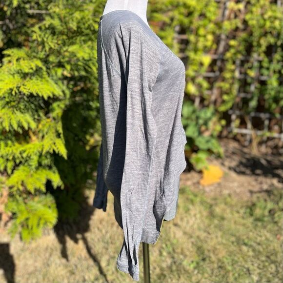 Lululemon Layered Long Sleeve Tee Size 8 Heathered Slate Almost Pear Blouse - Picture 4 of 13